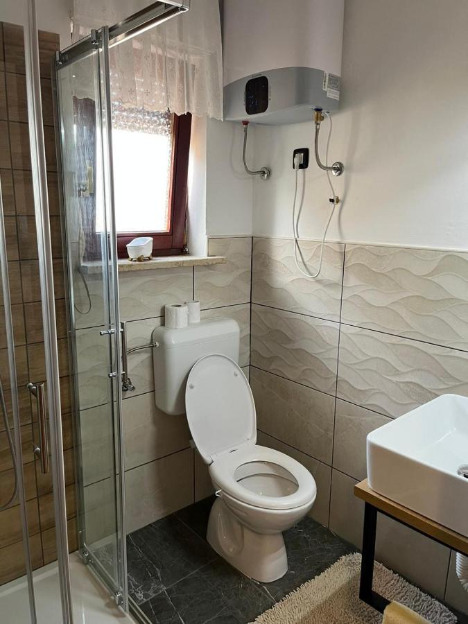 Studio Apartman San 3 Liznjan Luaran gambar