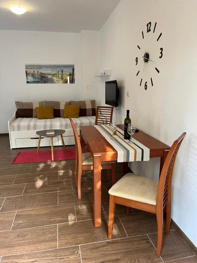 Studio Apartman San 3 Liznjan Luaran gambar