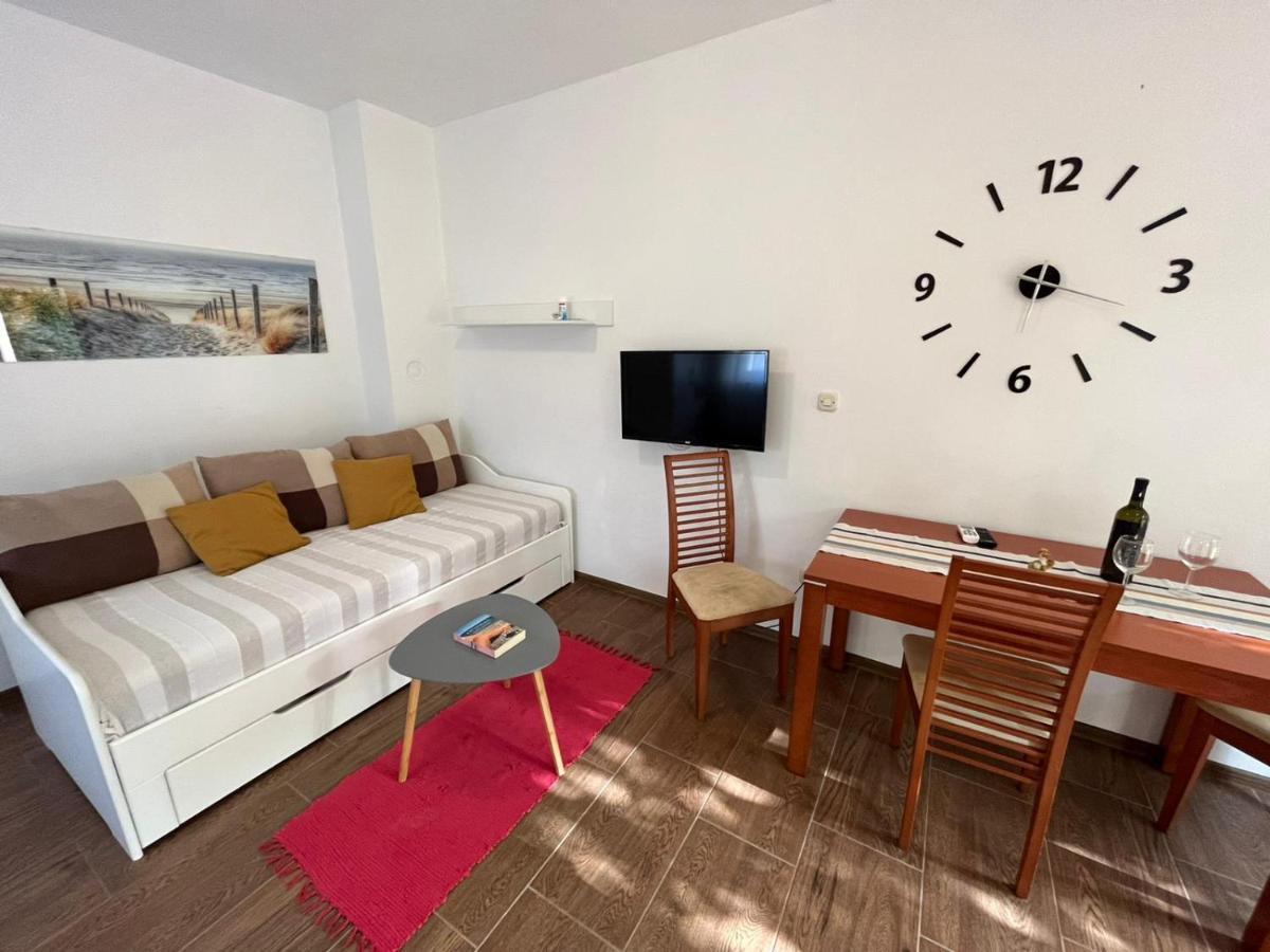 Studio Apartman San 3 Liznjan Luaran gambar