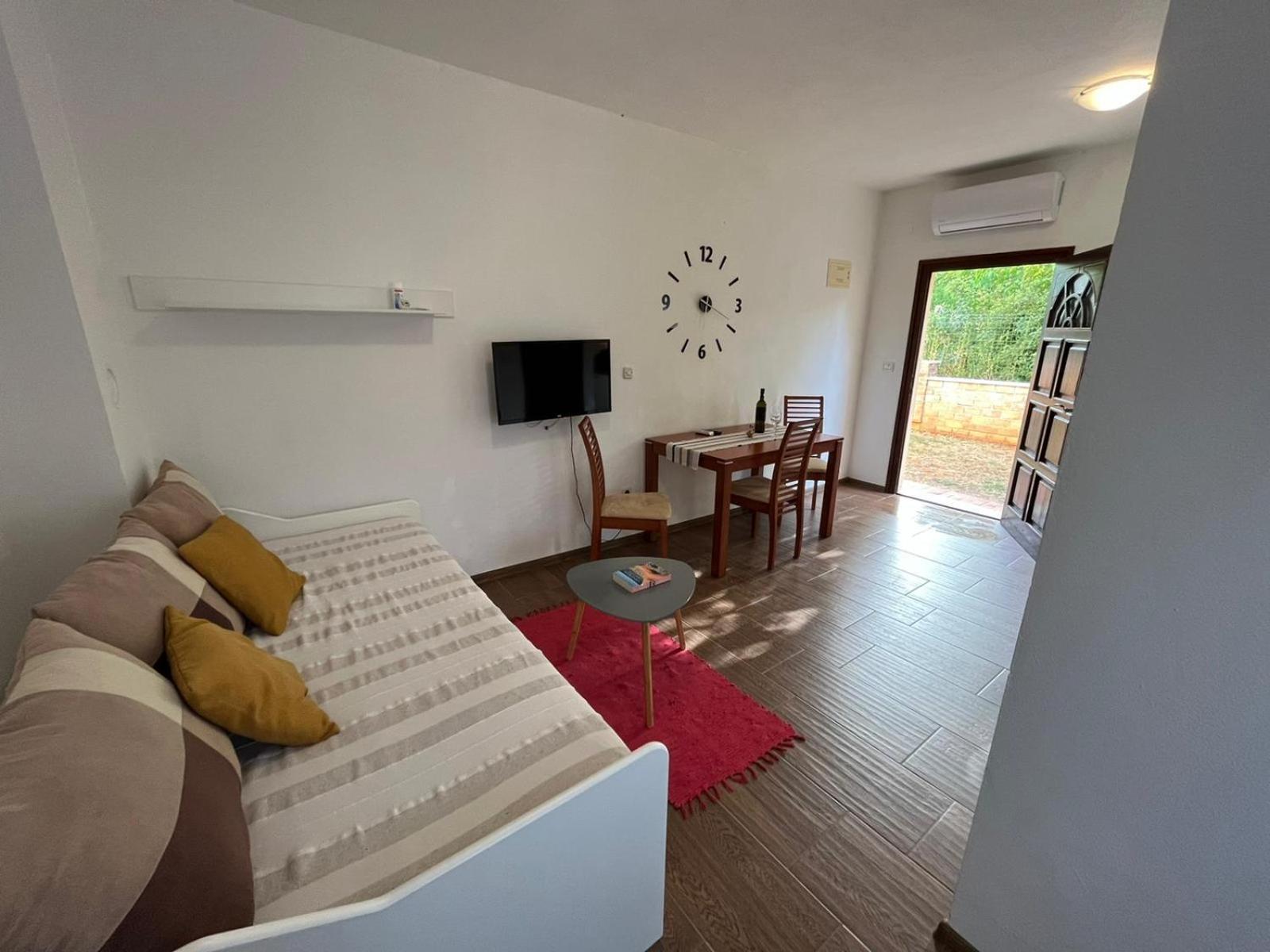 Studio Apartman San 3 Liznjan Bilik gambar
